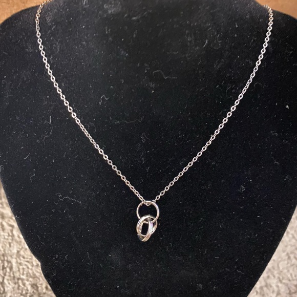 Interlocking Circle Three Ring Pendant Necklace for Women Dainty 18K Gold Plated - Picture 4 of 6